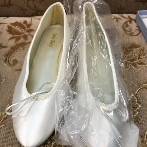 Dye-Able White Satin Ballet Flats, w/ Bow Formal Elegant Wedding Comfortable - Picture 4 of 14